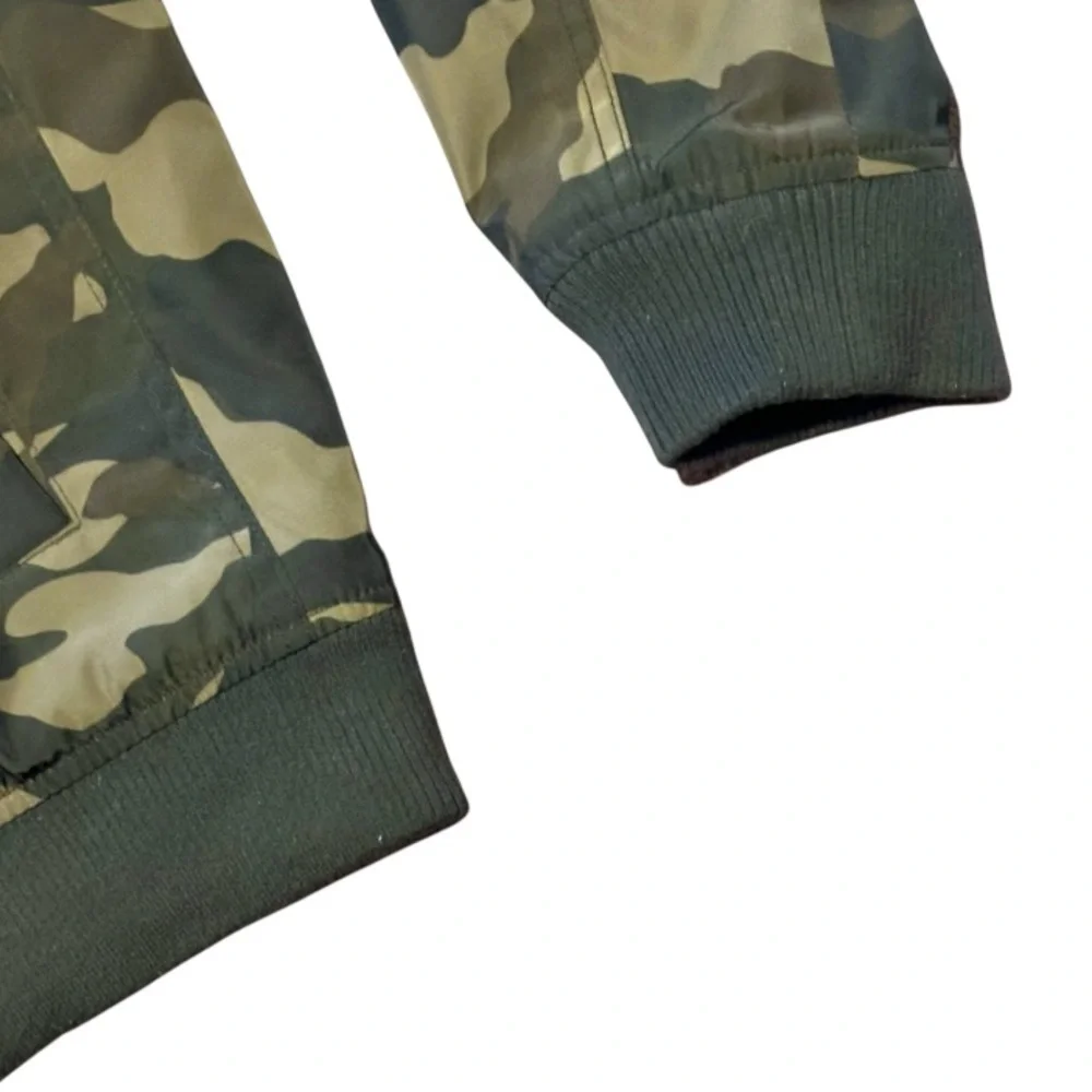 Tommy Hilfiger Men’s Camo 4 Pocket Filled Performance Bomber Jacket Medium M